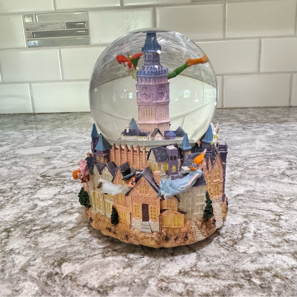 Disney Hallmark Peter Pan Music & Motion Water Globe 50 Years of Adventure - Picture 3 of 8